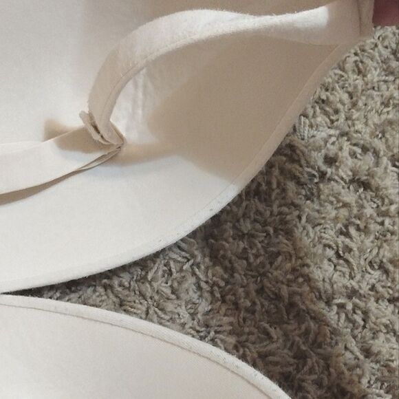 Cacique Women’s Beige Cream Size 44D Adjustable Strap Lace Design Bra - Picture 9 of 11